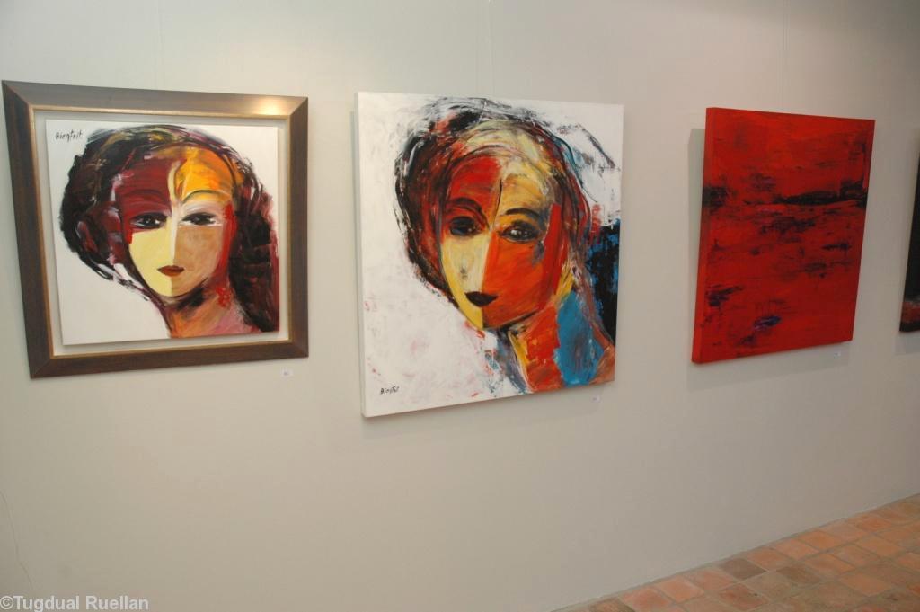 Peintre coloriste et lyrique  Aline Bienfait a participé  entre autres  à la réalisation de La Marche de l\'humanité  oeuvre de 4000 m² du peintre mexicain Suqueiros.