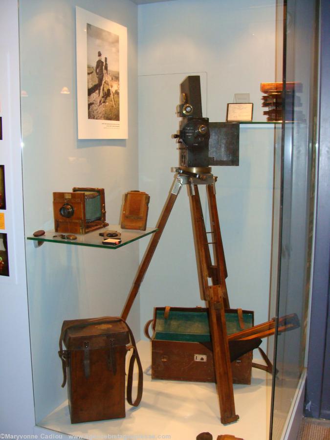 Matériel photographique ancien en exposition permanente au musée Albert-Kahn.