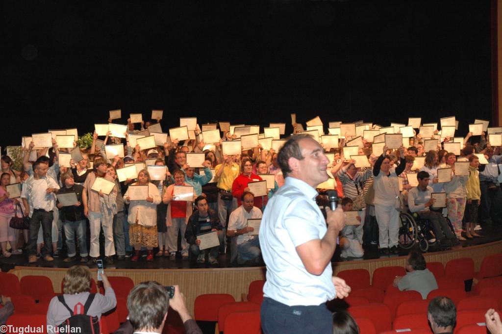 291 ouvriers d\'établissements et services d\'aide par le travail de Bretagne ont reçu leur attestation de compétence à Pontivy.