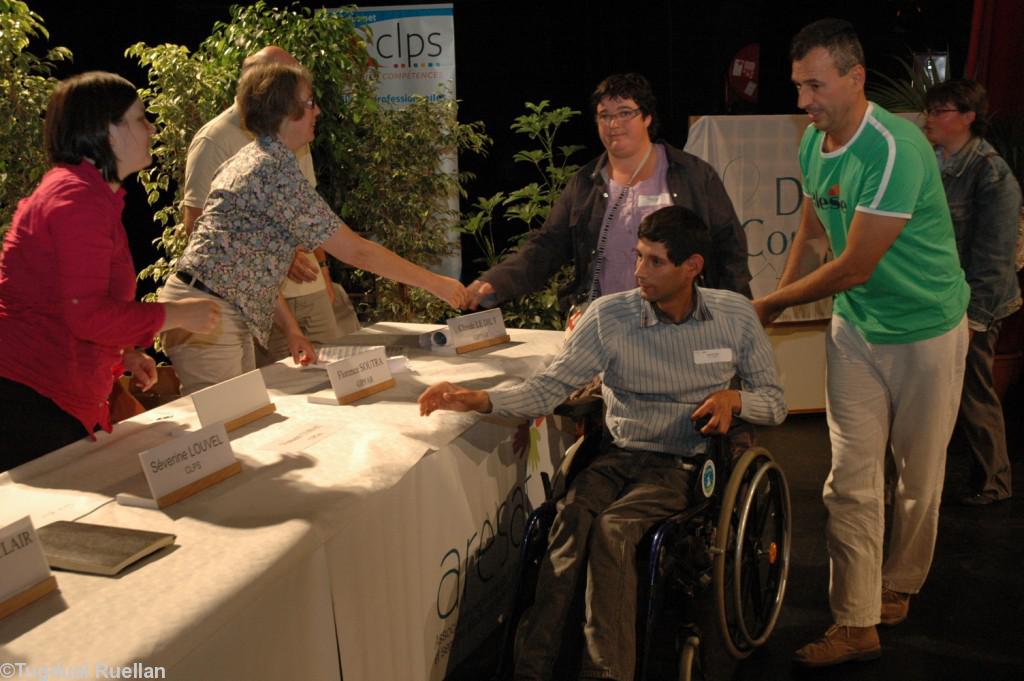 Le dispositif Différent et Compétent né en Bretagne s\'étend actuellement dans neuf pôles territoriaux en France.