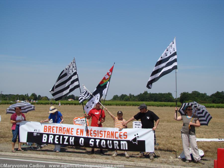 Retournons au carrefour de la Croix Jean But (12 h 48). Retournons au carrefour de la Croix Jean But (12 h 48).