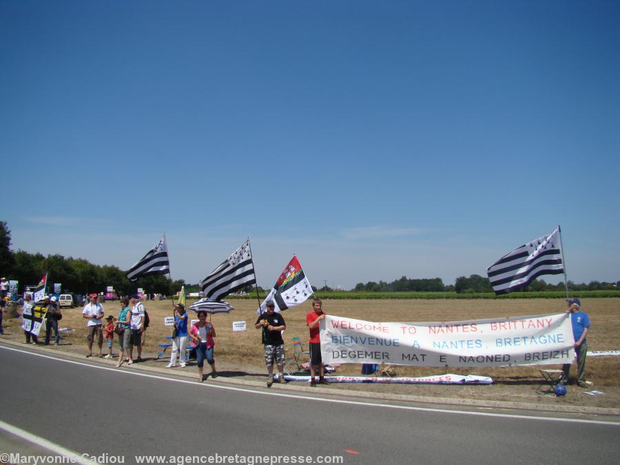 En attendant la caravane (13 h). En attendant la caravane (13 h).