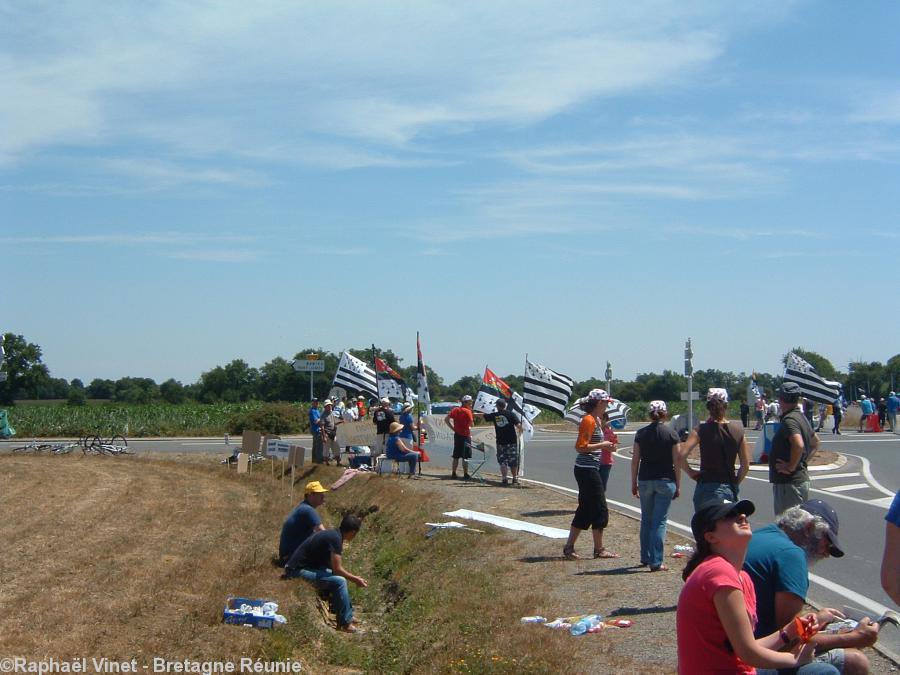 Une partie des militants. Une partie des militants.