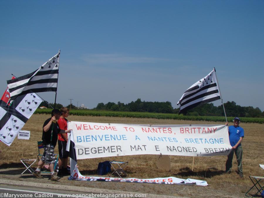 Banderole de <i>Bretagne Réunie</i> faite à l’occasion du dernier Forum des Droits de l’Homme de Nantes. Banderole de <i>Bretagne Réunie</i> faite à l’occasion du dernier Forum des Droits de l’Homme de Nantes.