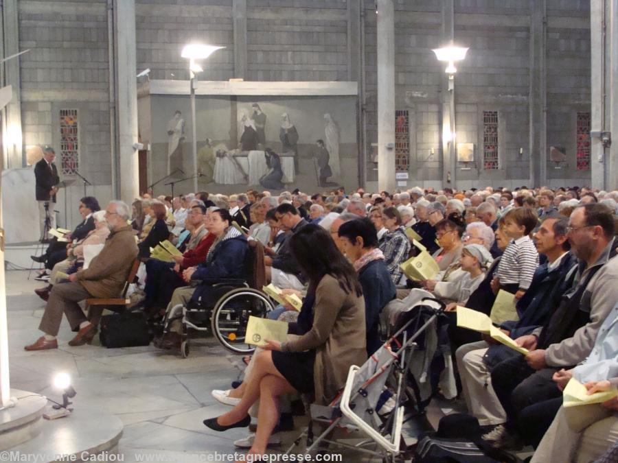 Le tableau au fond est d’inspiration bretonne. Le tableau au fond est d’inspiration bretonne.