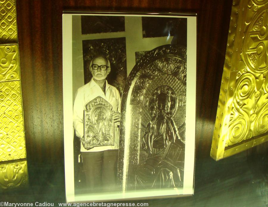 Micheau-Vernez présente une icône. Micheau-Vernez présente une icône.