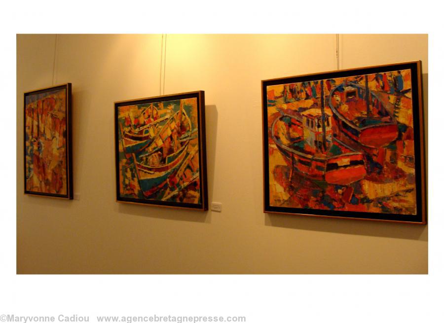 <i>Il privilégie les vues en plongée... En réduisant la part du ciel...</i>. J.-M. Michaud. <i>Il privilégie les vues en plongée... En réduisant la part du ciel...</i>. J.-M. Michaud.