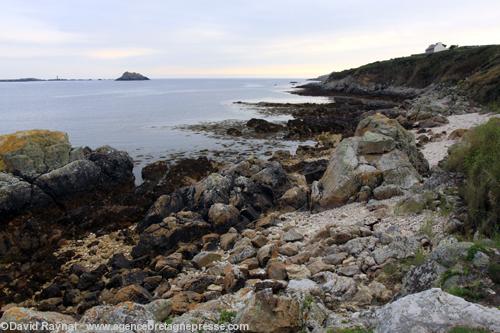 L\'île d\'Ouessant au couchant. L\'île d\'Ouessant au couchant.