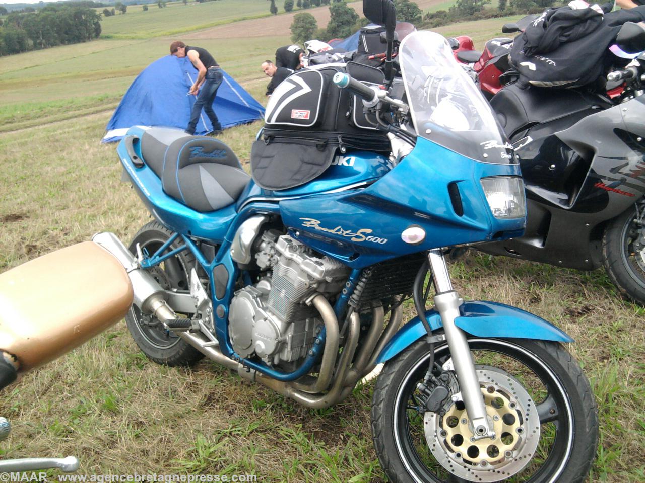 La moto d\'une motarde La moto d\'une motarde