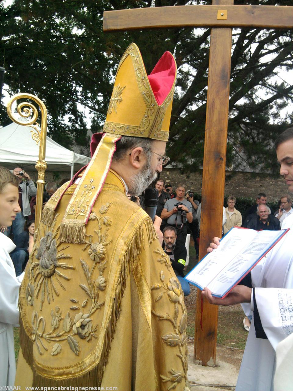 lLa bénédiction de la croix lLa bénédiction de la croix