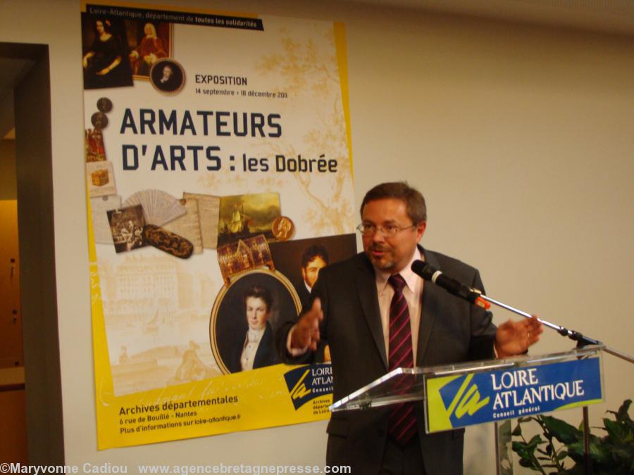 Philippe Charon conservateur en chef des Archives Départementales de Loire-Atlantique fait son discours de présentation de l\'exposition Armateurs d\'Arts : Les Dobrée.. Philippe Charon conservateur en chef des Archives Départementales de Loire-Atlantique fait son discours de présentation de l\'exposition Armateurs d\'Arts : Les Dobrée..