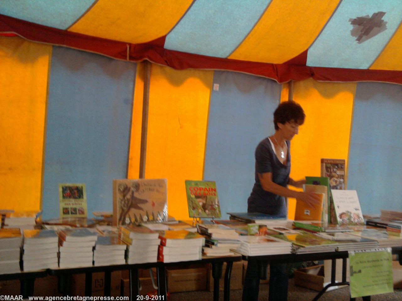 chapiteau de l\'édition La petite marchande de prose