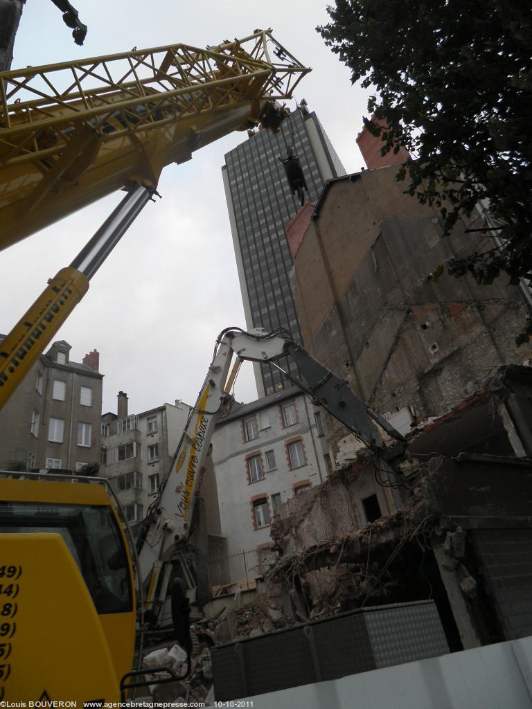 Démolition de l\'ancien Casier en cours