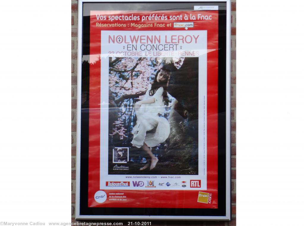 Concert de Rennes. Affiche en gare de Kemper en septembre.