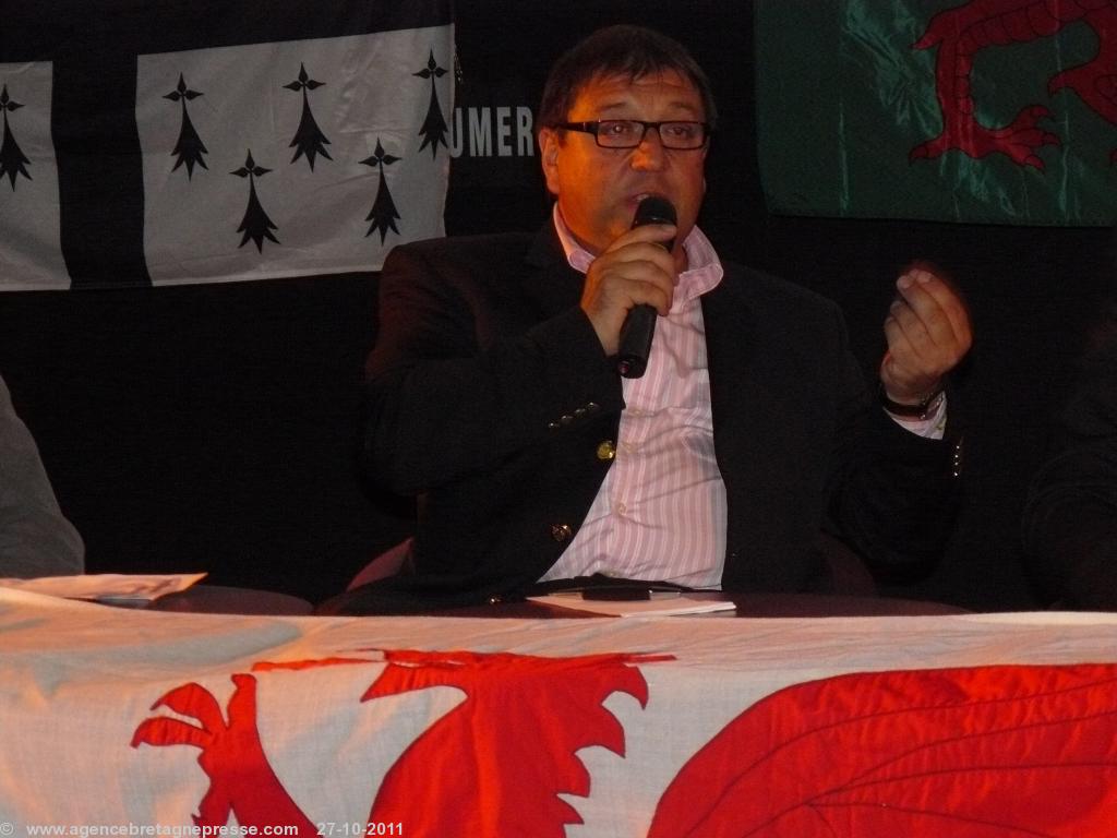 Emmanuel Morucci sociologue membre du Team Europe de la
Commission européenne et président de la Maison de l\'Europe
de Brest et Bretagne Ouest lors de la table ronde du colloque
Bretagne/Pays de Galles organisé par l\'Institut culturel de
Breta