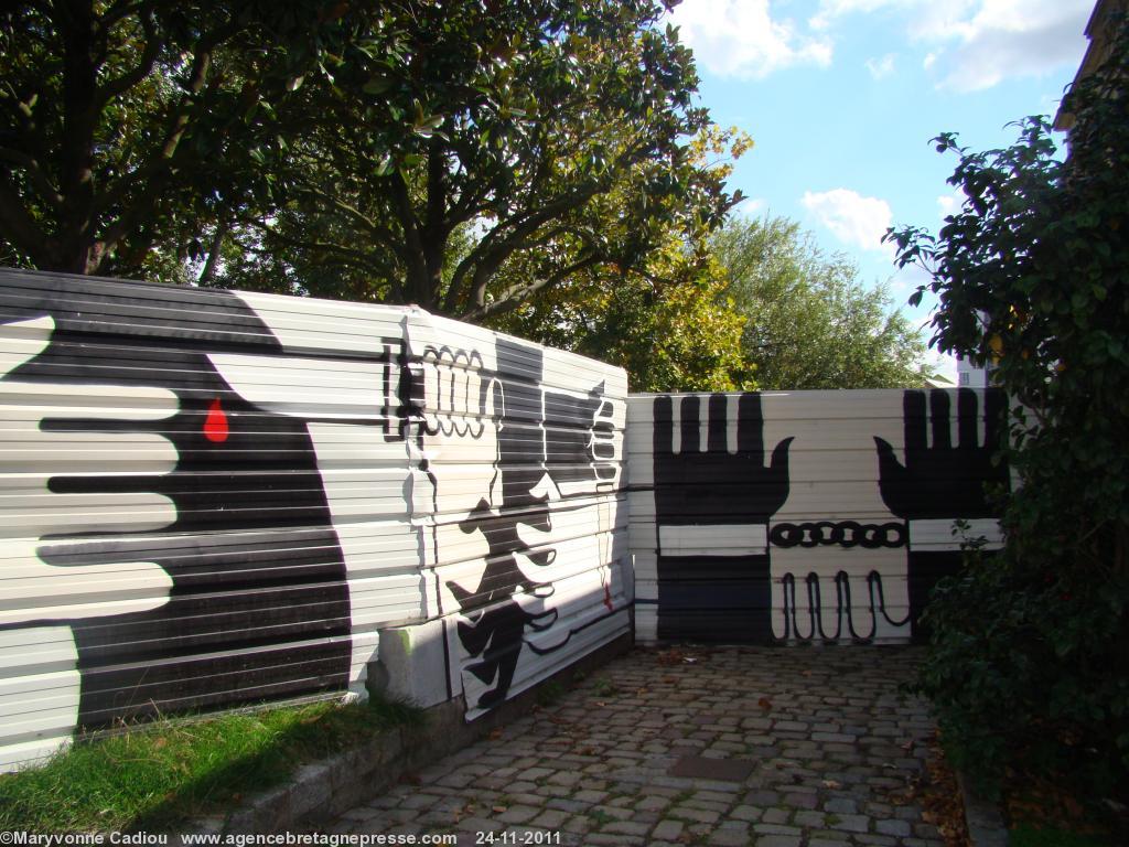 Encore des palissades (photos de septembre 2010). Encore des palissades (photos de septembre 2010).