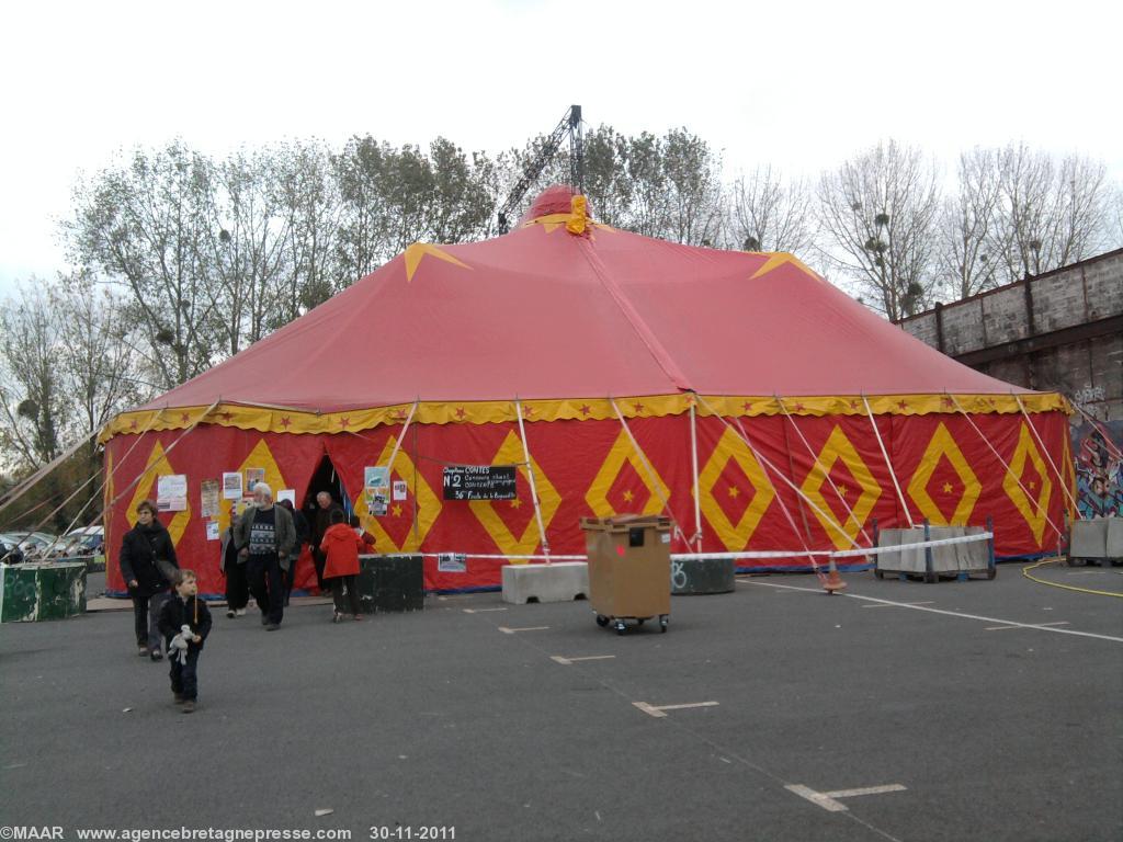 Chapiteau des concerts et des remises de pris de la
Bogue d\'or