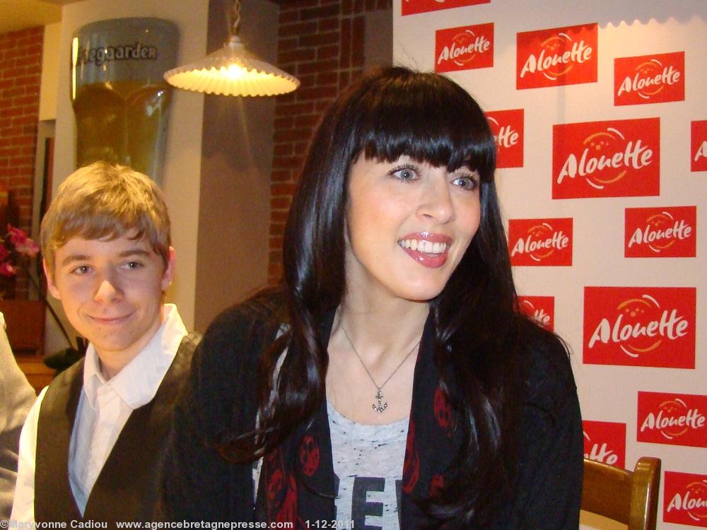 Trois photos \"Retour sur\". À Rezé Nolwenn Leroy était venue à l\'invitation de <i>Presse Océan</i>. Rencontre de fans et concert dans le hall de la galerie marchande le 14 mars 2011. Trois photos \"Retour sur\". À Rezé Nolwenn Leroy était venue à l\'invitation de <i>Presse Océan</i>. Rencontre de fans et concert dans le hall de la galerie marchande le 14 mars 2011.