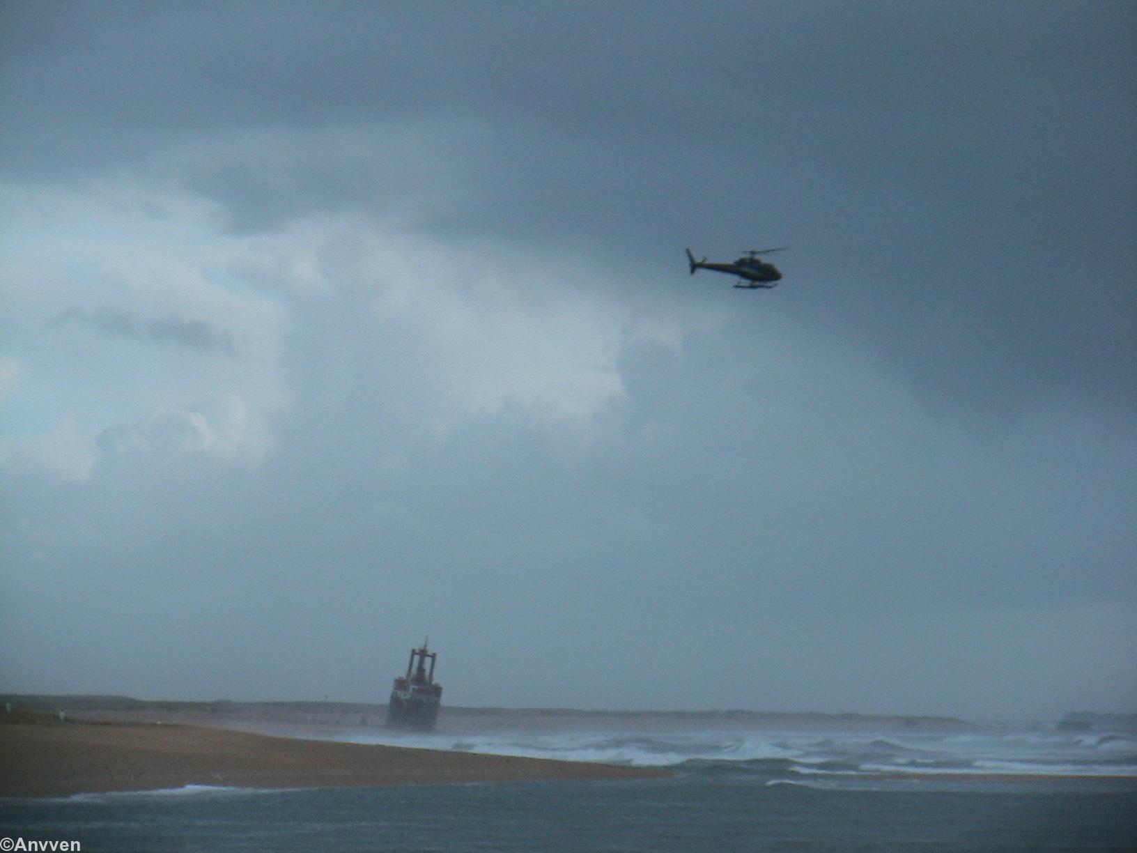 Erdeven. Le cargo battant pavillon maltais échoué Erdeven. Le cargo battant pavillon maltais échoué