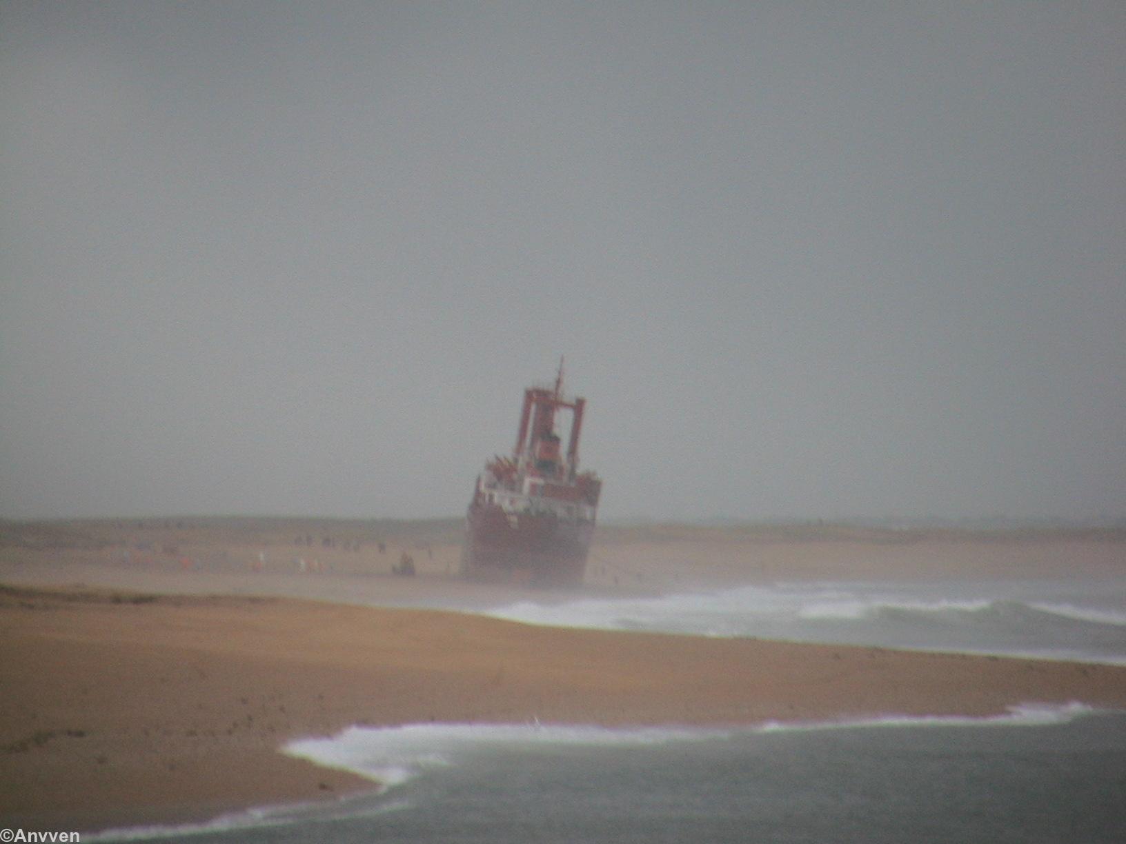 Erdeven. Le cargo battant pavillon Maltais échoué Erdeven. Le cargo battant pavillon Maltais échoué
