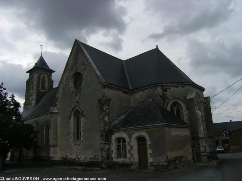 L\'église du Petit-Auverné : une restauration trop lourde pour les ressources de la commune. L\'église du Petit-Auverné : une restauration trop lourde pour les ressources de la commune.