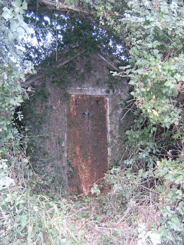 L\'oratoire de la Ville aux Moines en Plessé. Cet édifice du XIXe est oublié dans un hallier. L\'oratoire de la Ville aux Moines en Plessé. Cet édifice du XIXe est oublié dans un hallier.