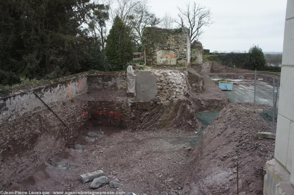 Les travaux le long du rempart - une atteinte qui a motivé l\'intervention des universitaires nantais auprès du ministère de la Culture.