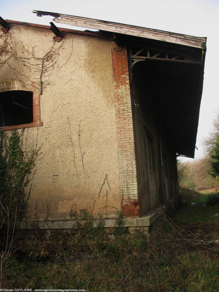 La halle marchandises de Bain-de-Bretagne en mauvaise posture La halle marchandises de Bain-de-Bretagne en mauvaise posture