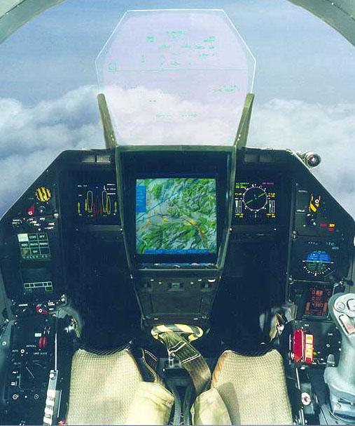 Le cockpit du Rafale avec une carte electronique.