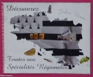 Nantes rue Crébillon le <i>Gwenn ha Du</i> devant le chocolatier <i>Castelanne</i> début février 2012. Gros plan. Pour les spécialités de Bretagne qui accompagnent la carte de Bretagne B5.