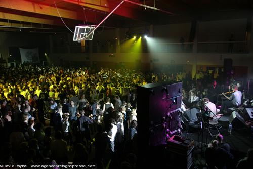 Fest-noz géant à cachan dans le gymnase