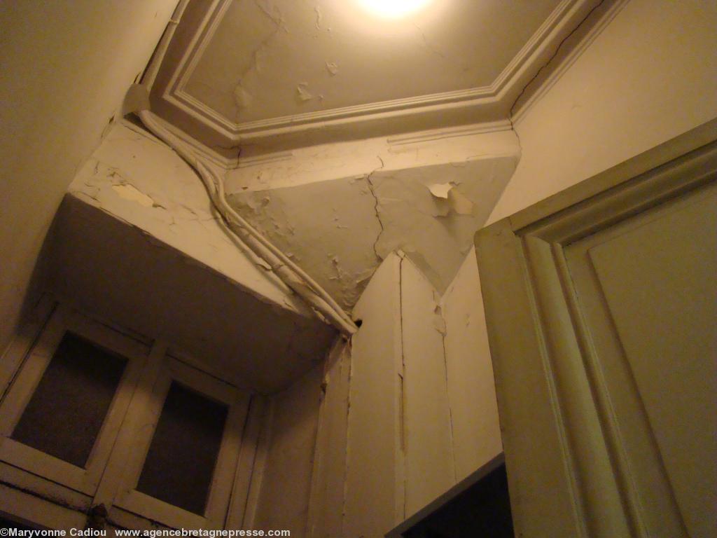 Ty Keltiek rue Harrouys à Nantes. Les toilettes au premier étage. Ty Keltiek rue Harrouys à Nantes. Les toilettes au premier étage.