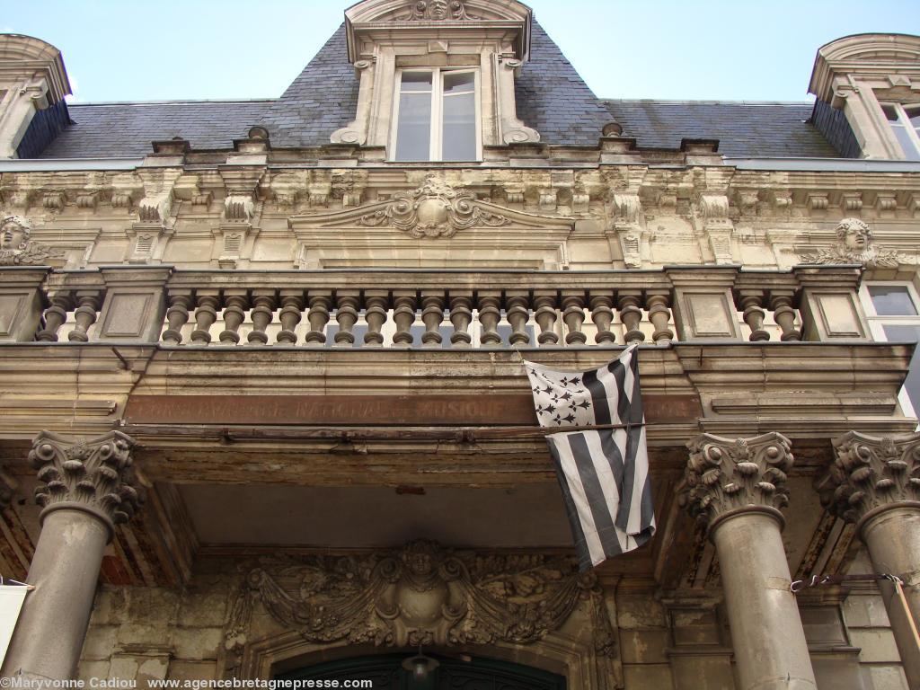 Ty Keltiek rue Harrouys à Nantes. La maison des associations de culture bretonne à Nantes s‘affiche visiblement ainsi depuis quelque temps. Ty Keltiek rue Harrouys à Nantes. La maison des associations de culture bretonne à Nantes s‘affiche visiblement ainsi depuis quelque temps.