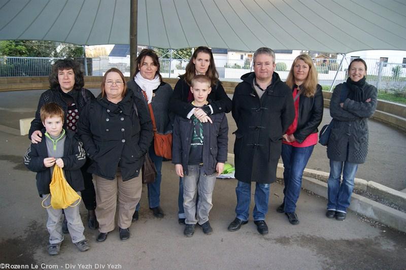 de g à d- Michelle Bohan (Bannalec)
Isabelle Moign (élue à la culture -
Moëlan) Morgane Elmoctar (Bannalec)
Rozenn/Youenn Le Crom (Tréméven) Eric
Ligeour (Scaër) Olivia Catherine
(Quimperlé) Virginie Bacus (Querrien)