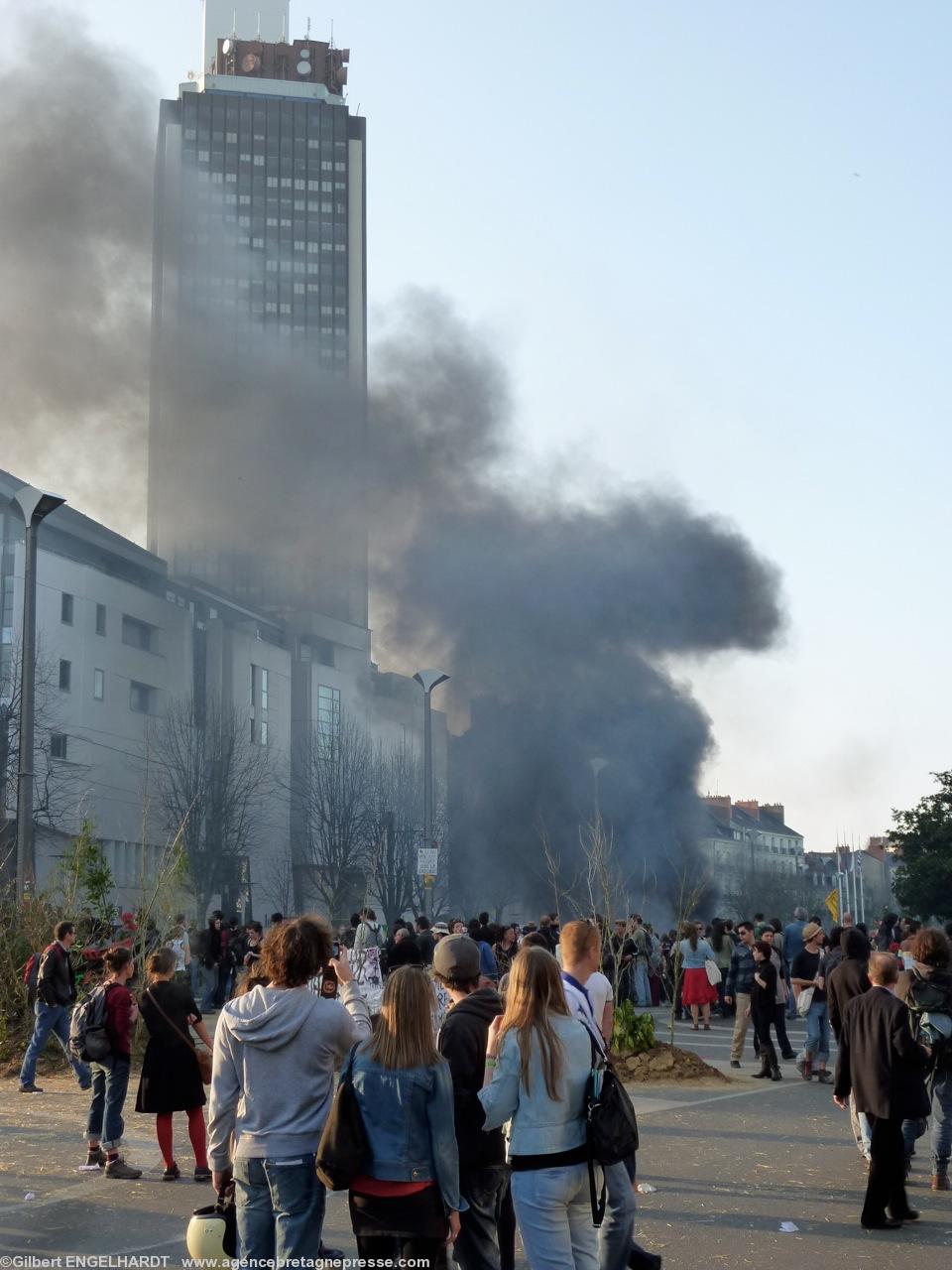 Une photo qui a fait la Une : serait-ce l\'apocalypse dans Nantes?