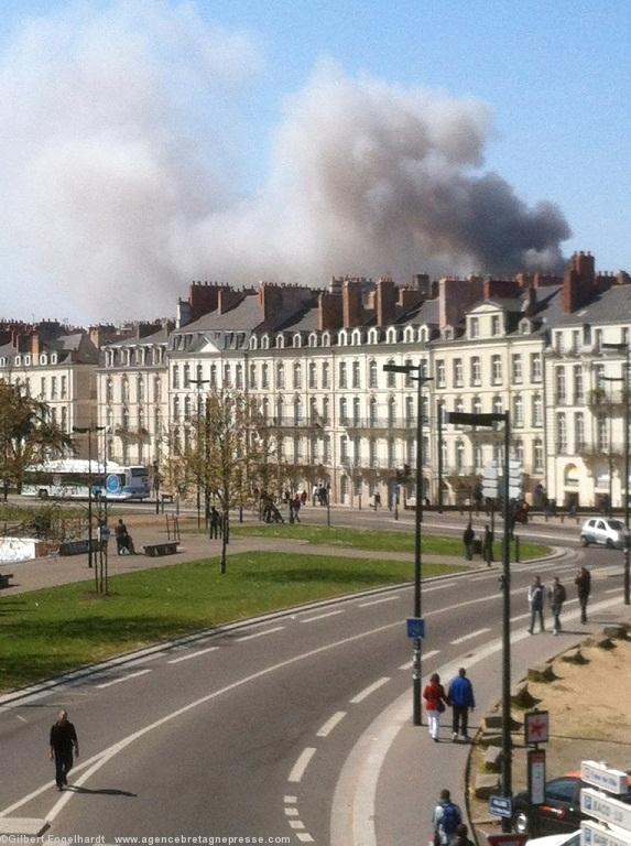 L\'incendie se déclare perturbant le parcours prévu. L\'incendie se déclare perturbant le parcours prévu.