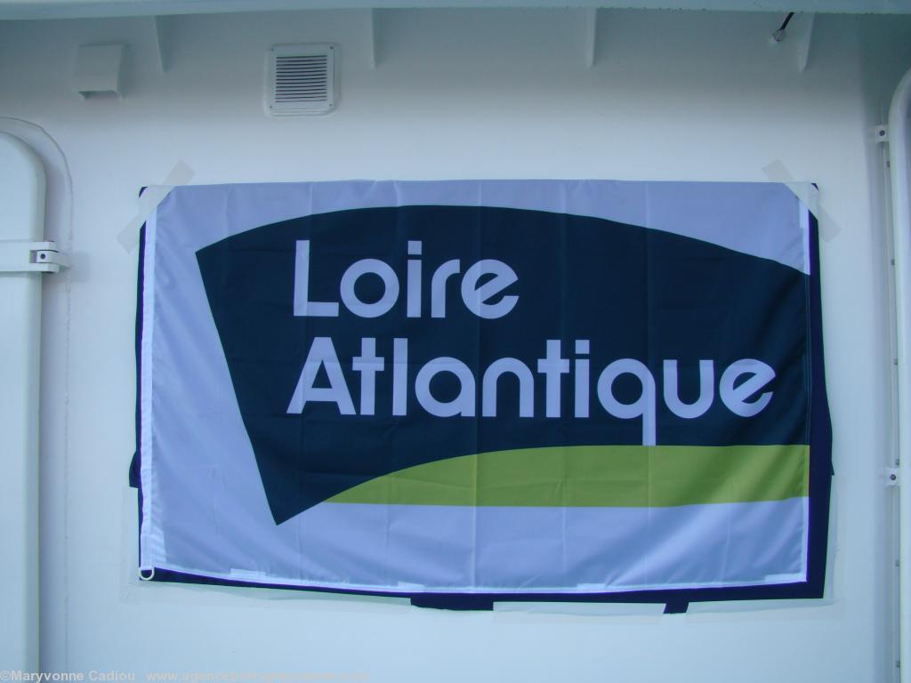 La plaque va être dévoilée. La plaque va être dévoilée.