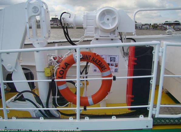 Et un navire sans bouées de sauvetage ? Impensable aussi. Et un navire sans bouées de sauvetage ? Impensable aussi.