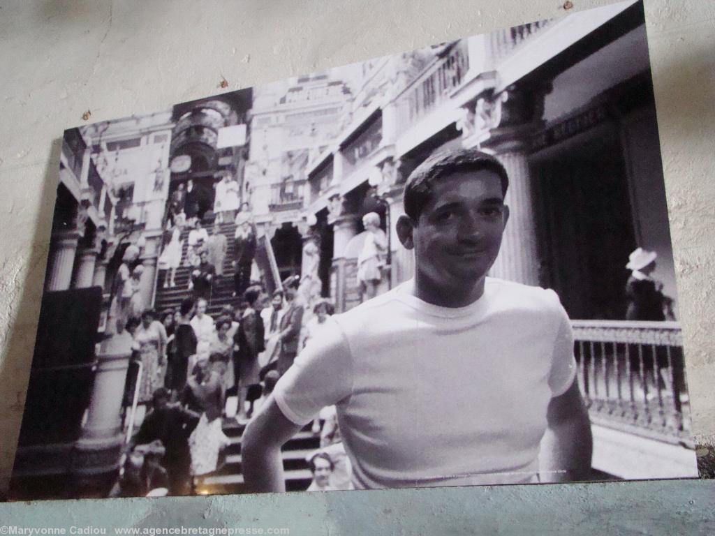 À La Vinaigrerie Jacques Demy nous accueille en photo dans le passage Pommeraye de Nantes au moment du film. À La Vinaigrerie Jacques Demy nous accueille en photo dans le passage Pommeraye de Nantes au moment du film.