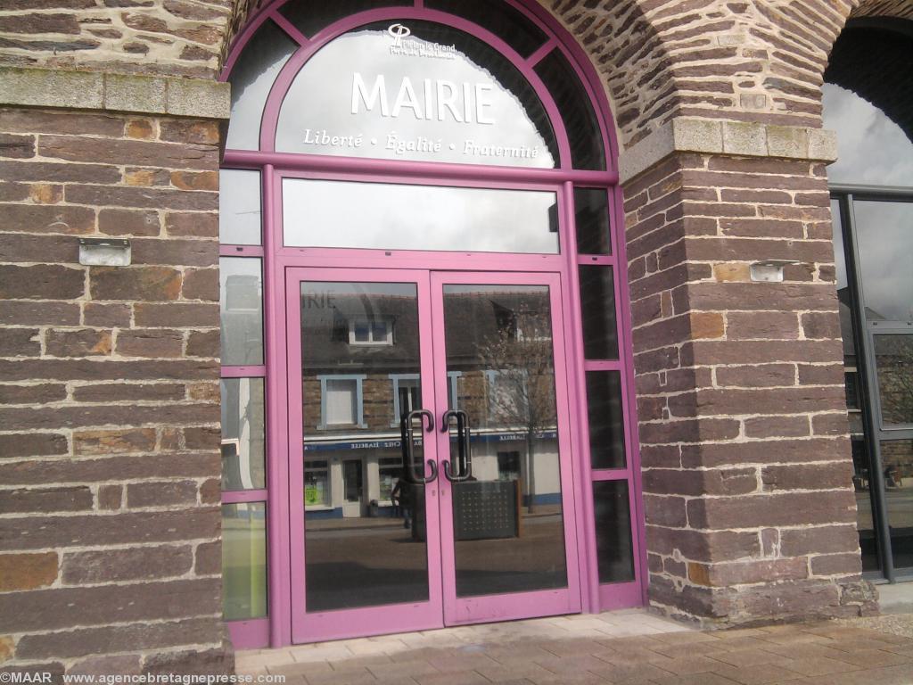 L\'entrée de la mairie de Plélan le grand