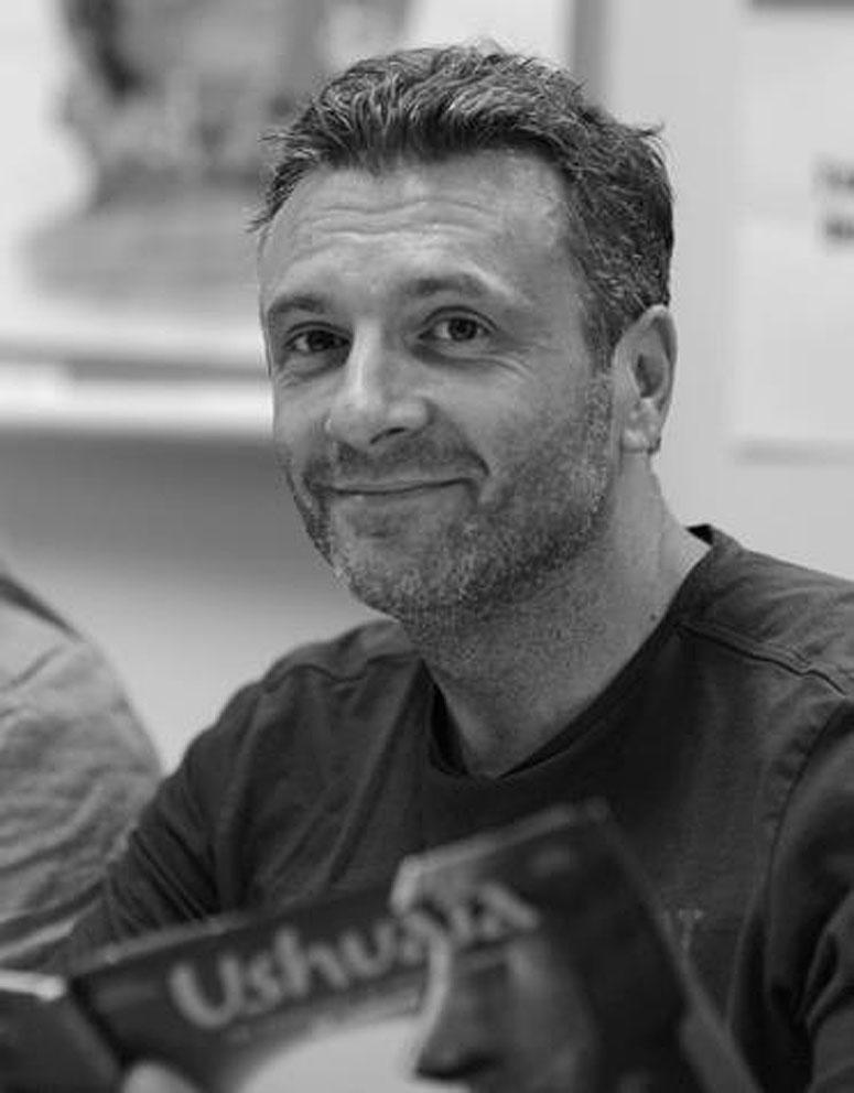 Pascal Bresson (scénariste et dessinateur de BD)
Ushuaïa T.3 Curd Ridel - Pascal Bresson
Editions Glénat