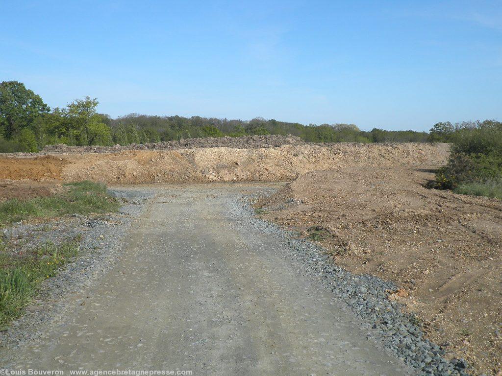 Entrée sud du site. Entrée sud du site.