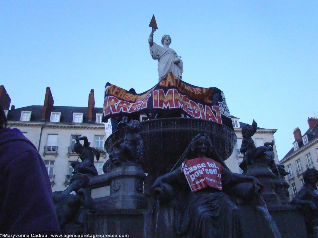 21 h 39. La majestueuse Loire a hérité une phrase bien connue de l\'adversaire. Affiche émanant du PS. Mais les Bretons se souviennent aussi d\'une autre phrase et d\'un autre terme... insultant pour eux. À propos du Cross Corsen... le 1er mai 2007.
