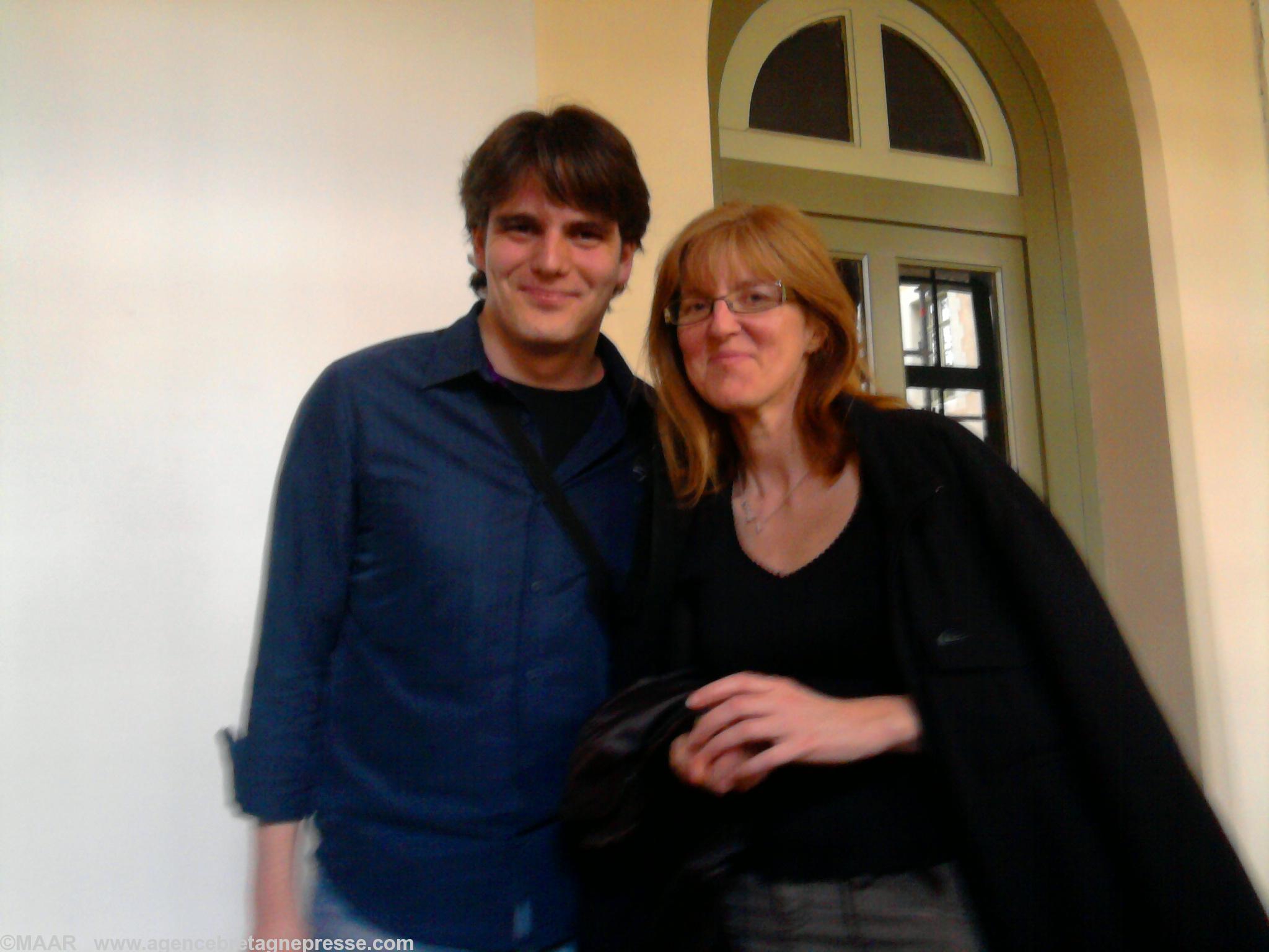 Amateurs d\'art dans le cloître Amateurs d\'art dans le cloître