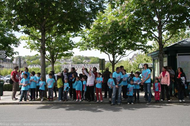 Les enfants de l\'école Diwan de pontivy participent à la redadeg Les enfants de l\'école Diwan de pontivy participent à la redadeg