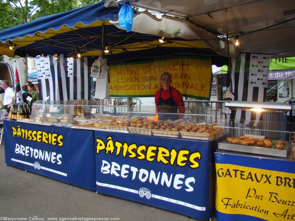 <b>Stands</b>. La maison <i>Ty Glazik</i> est une pâtisserie à l’origine. <b>Stands</b>. La maison <i>Ty Glazik</i> est une pâtisserie à l’origine.