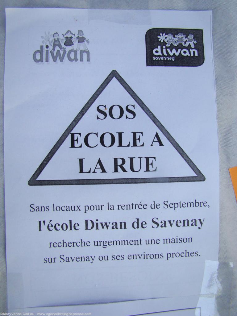<b>Stands</b>. École Diwan Savenay le SOS au stand. <b>Stands</b>. École Diwan Savenay le SOS au stand.