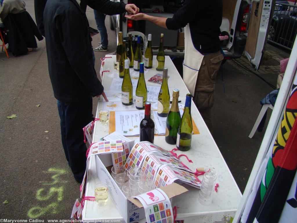 <b>Stands des vignerons </b>. Domaine Clair Moreau. <b>Stands des vignerons </b>. Domaine Clair Moreau.
