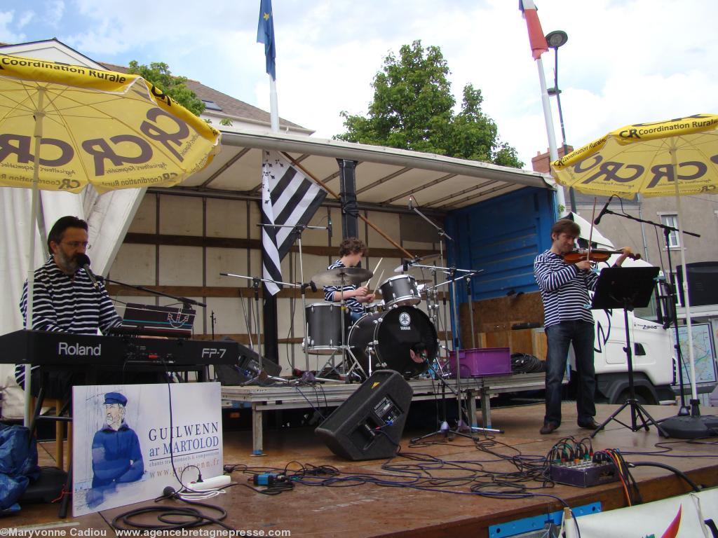 <b>Musiques</b>. Guilwenn et ses amis. <b>Musiques</b>. Guilwenn et ses amis.