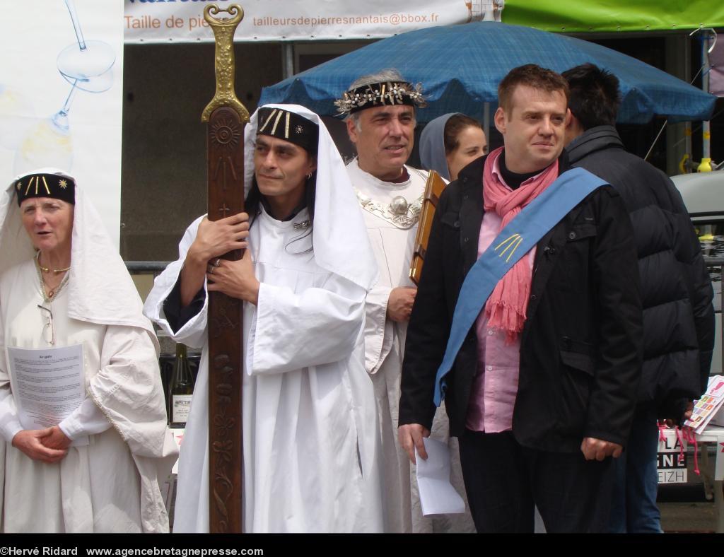 <b>Rituel</b>. Avant la cérémonie druidique. <b>Rituel</b>. Avant la cérémonie druidique.